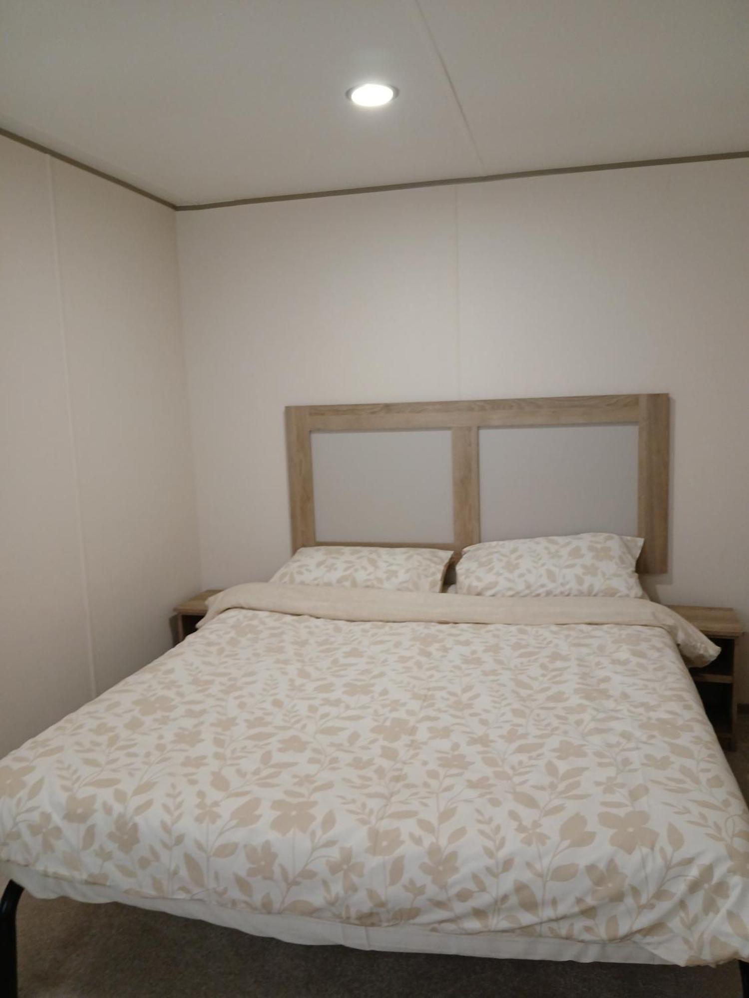 Gold Plus Caravan ดิมเชิร์ช ภายนอก รูปภาพ